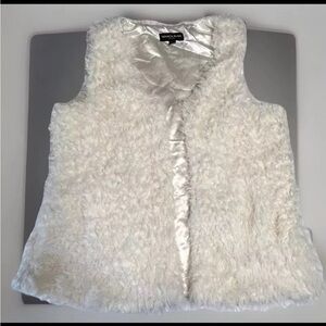 KENNETH BLAKE White Faux Fur Vest Satin Lining Hook & Loop Closure